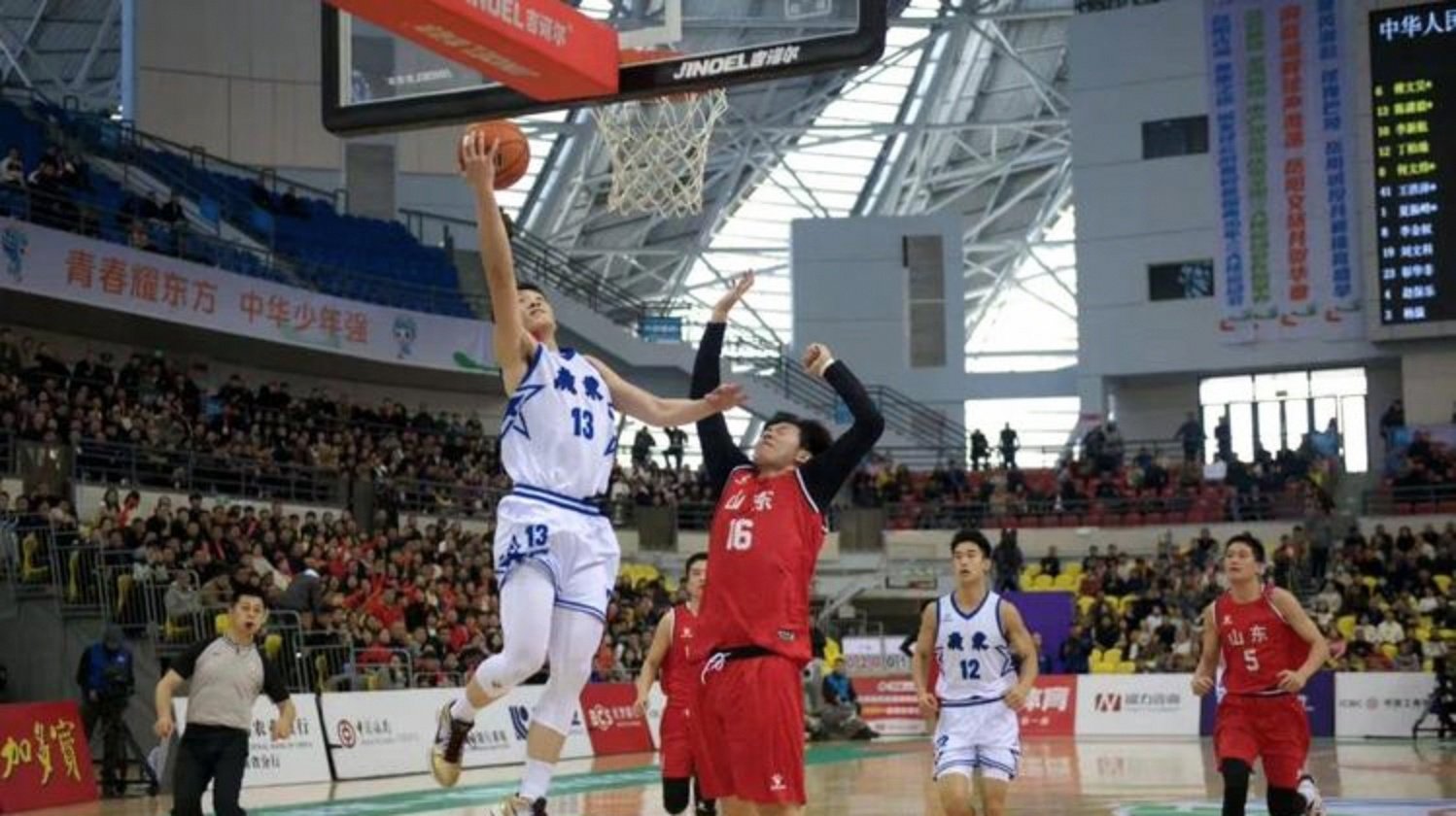 关于深圳男篮训练开放日,今夜防线松动引欢呼,CBA常规赛在即,控场能力受关注的信息APP下载